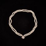 467444 Pearl necklace